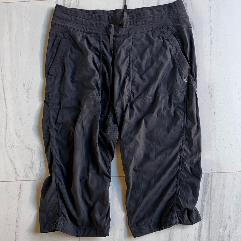 Lululemon dance studio below knee crop pant size 12